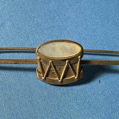 Vintage/Antique "DRUM" 3" Mother of Pearl Horse Blanket Safety Pin in Good Preowned Condition.