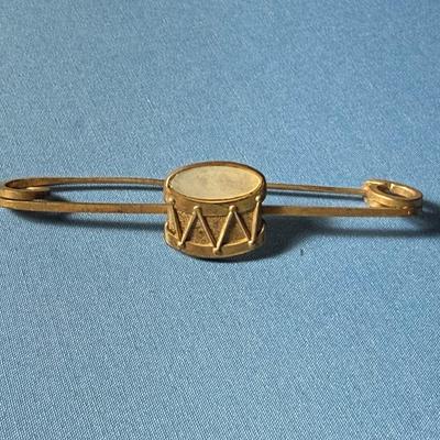 Vintage/Antique "DRUM" 3" Mother of Pearl Horse Blanket Safety Pin in Good Preowned Condition.