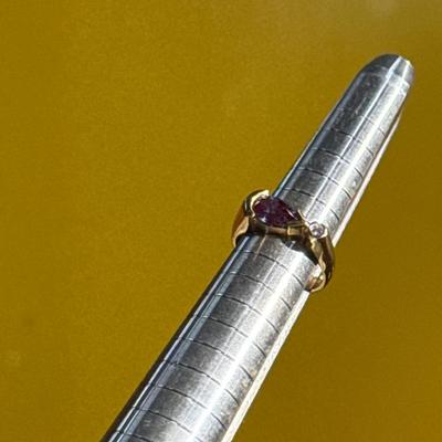 11-10k stamped ring/size 4/4.35 g