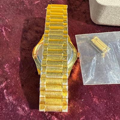 12-Gorgeous!!/10K watch