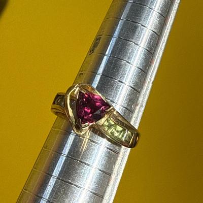 13-10K stamped Ring/size 7.75/2.57 grams