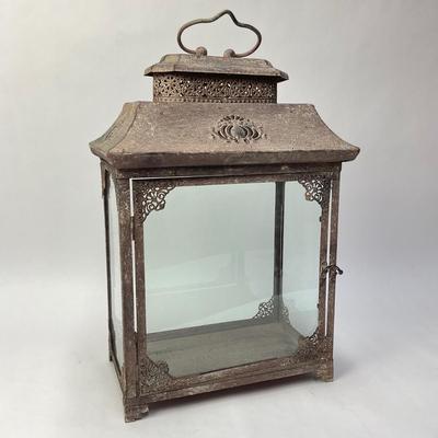324 Vintage Design Glass Paneled Lantern