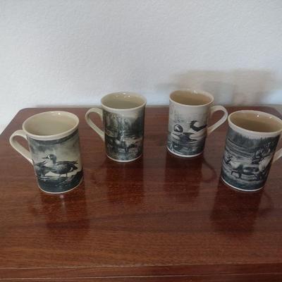 4 DESIGNPAC COFFEE MUGS WITH DUCKS AND DEER