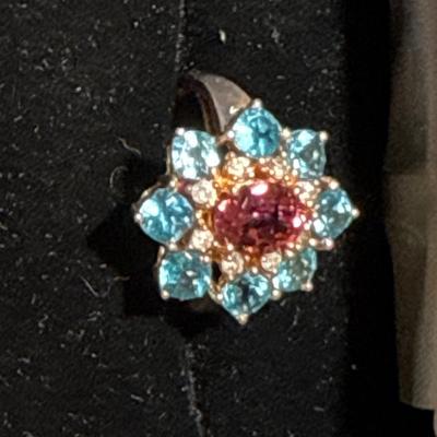 Sale Photo Thumbnail #124: 20-14K Stamped Ring/size 7

4.76 g