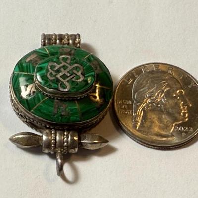 VINTAGE STERLING SILVER MALACHITE SLIDE PENDANT PREOWNED FROM AN ESTATE AS PICTURED.