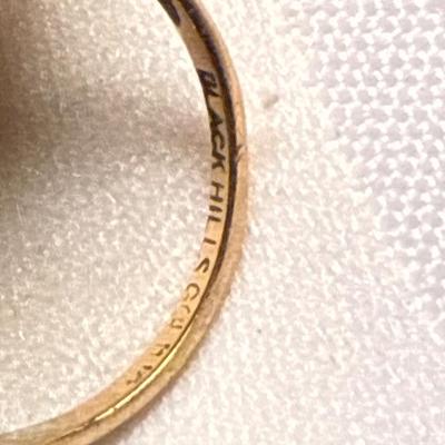 Sale Photo Thumbnail #220: 38-Stunning 10k ring/size 7.5/5.57 g