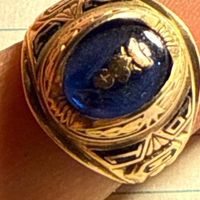 Sale Photo Thumbnail #230: 40-10K Ring/7.29g/size6