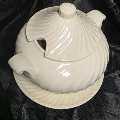 Vintage Himark Japan White Swirl Ceramic Soup Tureen with Lid & Underplate