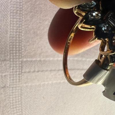 Sale Photo Thumbnail #315: 10kt Thailand gold Ring
5.18 Grams
Size 8