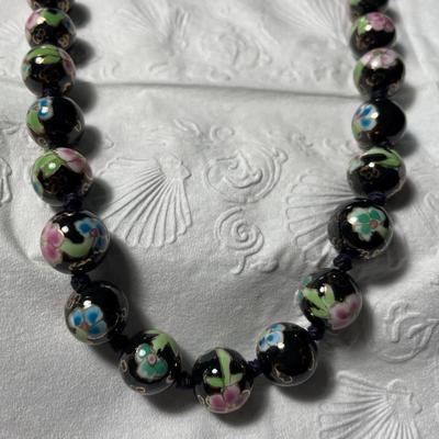 Vintage Cloisonne 12mm Knotted Bead 24" Necklace w/Silver Stamped Clasp in VG Preowned Condition.