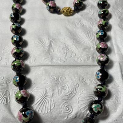 Vintage Cloisonne 12mm Knotted Bead 24" Necklace w/Silver Stamped Clasp in VG Preowned Condition.