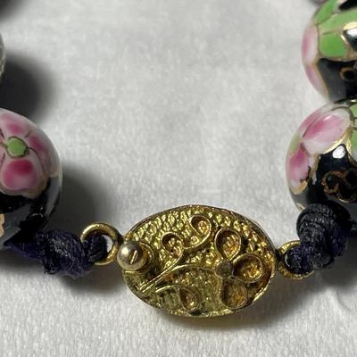 Vintage Cloisonne 12mm Knotted Bead 24" Necklace w/Silver Stamped Clasp in VG Preowned Condition.