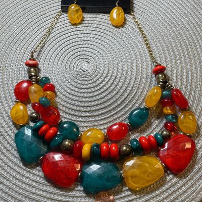 Vintage Adjustable Lucite Triple Strand Fashion Necklace by Rainbow w/Matching Earrings as Pictured. (New)