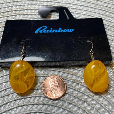 Vintage Adjustable Lucite Triple Strand Fashion Necklace by Rainbow w/Matching Earrings as Pictured. (New)