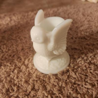 Bird Shaped Milk Glass Candle Holder/toothpick holder