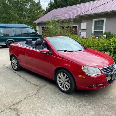 Sale Photo Thumbnail #4: 2009 Volkswagen Beetle EOS Convertible. Runs & drives great. Convertible top is in good working order. Recently serviced by Roberts Volkswagen in Newton, NC. A new clutch & pressure plate were installed. Inside is in excellent shape with no noticeable con