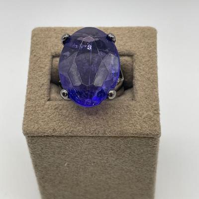 Fun purple costume ring