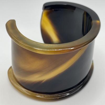 Buffalo horn cuff bracelet with turquoise colored bead bracelet