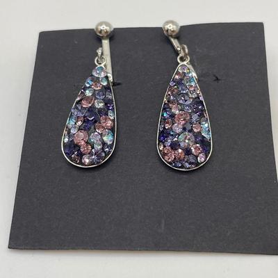 Interesting vintage clip on earrings