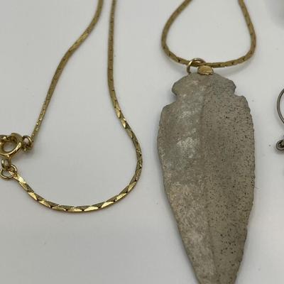 Flint arrowhead and more Native American style