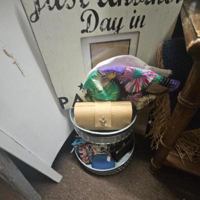 Sale Photo Thumbnail #978