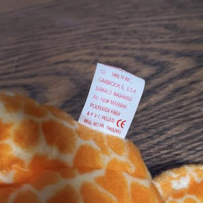 LOT 14: Scooby-Doo 2001 Magic Gumball Machine, Vintage Beanie Babies, Minnie Mouse Flower Hat & More