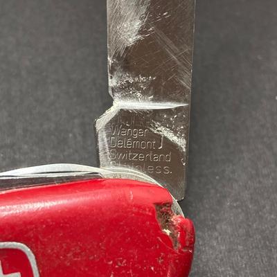 LOT 30: Vintage Wenger Delemont Switzerland Folding Pocket Utility Knife