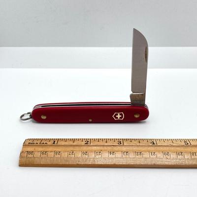 LOT 36: Vintage Victorinox Swiss Made Single Blade Folding Utility Knife, Pair of Sheffield Folding Knives, Columbia Folding Utility Tool...