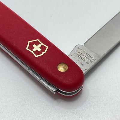 LOT 36: Vintage Victorinox Swiss Made Single Blade Folding Utility Knife, Pair of Sheffield Folding Knives, Columbia Folding Utility Tool...