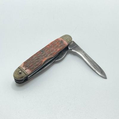 LOT 38: Vintage Robeson 642214 Folding Pocket Knife