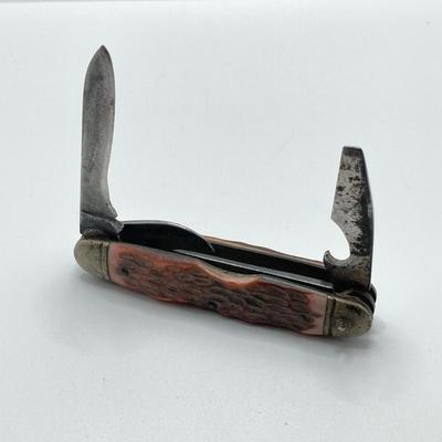 LOT 38: Vintage Robeson 642214 Folding Pocket Knife
