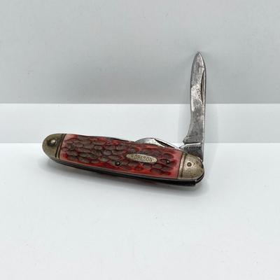 LOT 38: Vintage Robeson 642214 Folding Pocket Knife