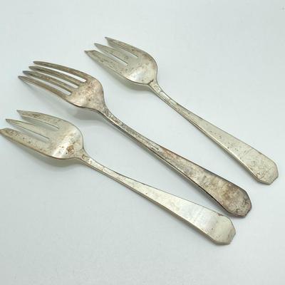 LOT 39: Sterling Monogrammed Flatware - Forks and Knives