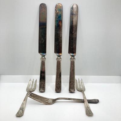 LOT 39: Sterling Monogrammed Flatware - Forks and Knives