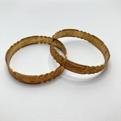 LOT 40: Collection of Colorful Jewelry, Accessories and Watches (Fossil / Jaclyn Smith)