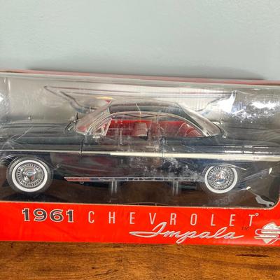 LOT 51: Diecast Cars in Original Boxes - Ertl American Muscle 1957 Chevy Bel Air and Sun Star 1961 Chevrolet Impala