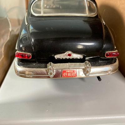 LOT 52: 1949 Maisto Diecast Ford Special Edition in Original Box and Diecast Ertl Collectibles / American Muscle 1949 Mercury Coupe in...