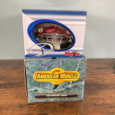 LOT 52: 1949 Maisto Diecast Ford Special Edition in Original Box and Diecast Ertl Collectibles / American Muscle 1949 Mercury Coupe in...