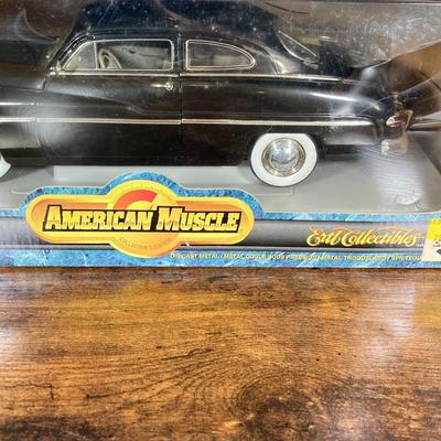 LOT 52: 1949 Maisto Diecast Ford Special Edition in Original Box and Diecast Ertl Collectibles / American Muscle 1949 Mercury Coupe in...