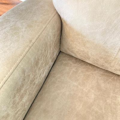 LOT 55: Power Recliner Chair For Zoy Home Furnishing Co Ltd