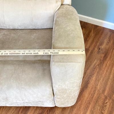 LOT 55: Power Recliner Chair For Zoy Home Furnishing Co Ltd