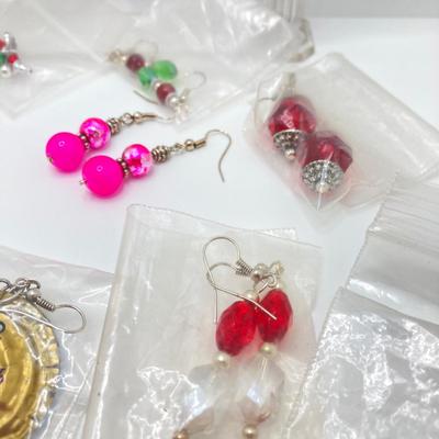 LOT 70: Dangle Style Earrings Collection - 18 Pairs