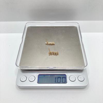 LOT 71: Gold and Clear Stone Dangle Earrings - 14KT, TW 1.00g