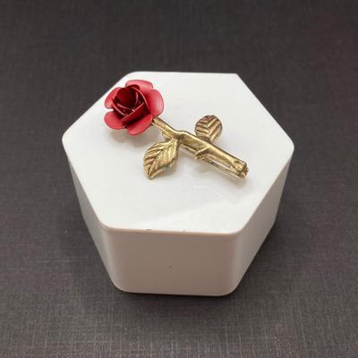 LOT 75: Vintage Brooch / Pin Collection