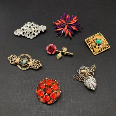 LOT 75: Vintage Brooch / Pin Collection