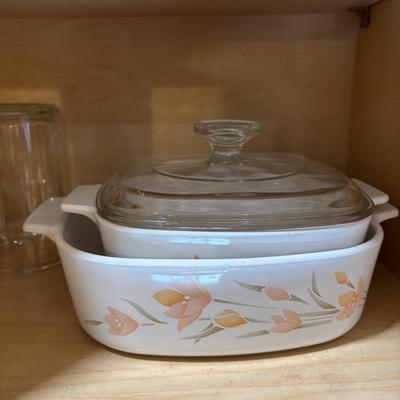 LOT 85: Vintage Corelle Blue Cornflower Soup/Cereal Bowls, Corning Ware Peach Floral Casserole Dishes, Oneida Flatware & More