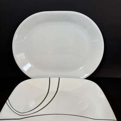 LOT 87: Corelle Square Simple Lines Dinnerware Set