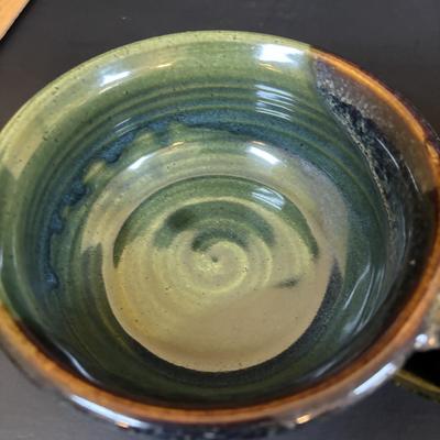 LOT 88: Glazed Stoneware Pottery Collection: Mugs Bowls Jar, Signed & Unsigned