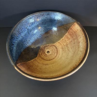 LOT 89: Longaberger Basket w/Insert, Glazed Stoneware 10" Pottery Bowl, Garlic Grader & Sponger Holder/Trinket Dish