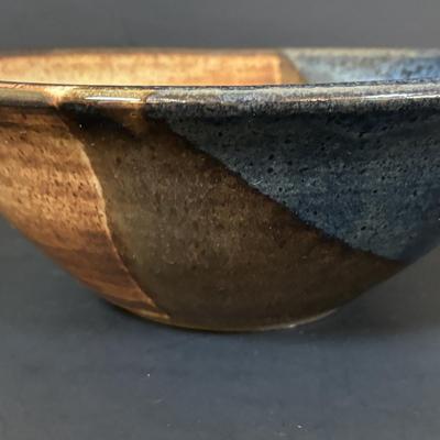 LOT 89: Longaberger Basket w/Insert, Glazed Stoneware 10" Pottery Bowl, Garlic Grader & Sponger Holder/Trinket Dish